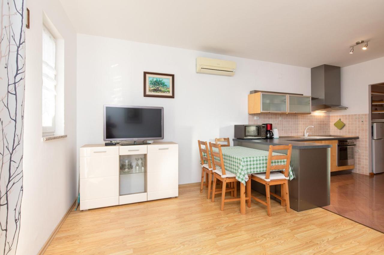 Apartments Bella Vista Крк Экстерьер фото